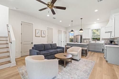 Lafayette Apartment | NEW River Ranch King Luxe Amenities Prime Location