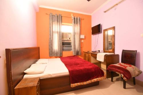 Srinagar Hotel | New Samrat Hotel & Restaurant
