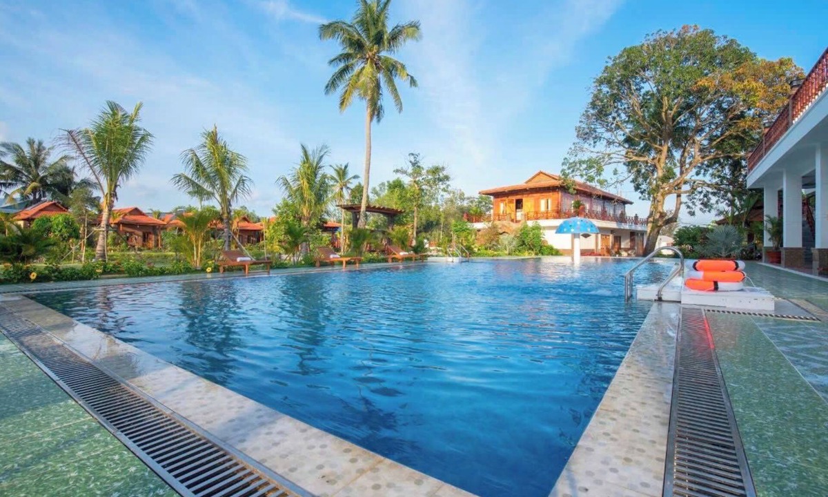 Ham Ninh Hotel | New Serene