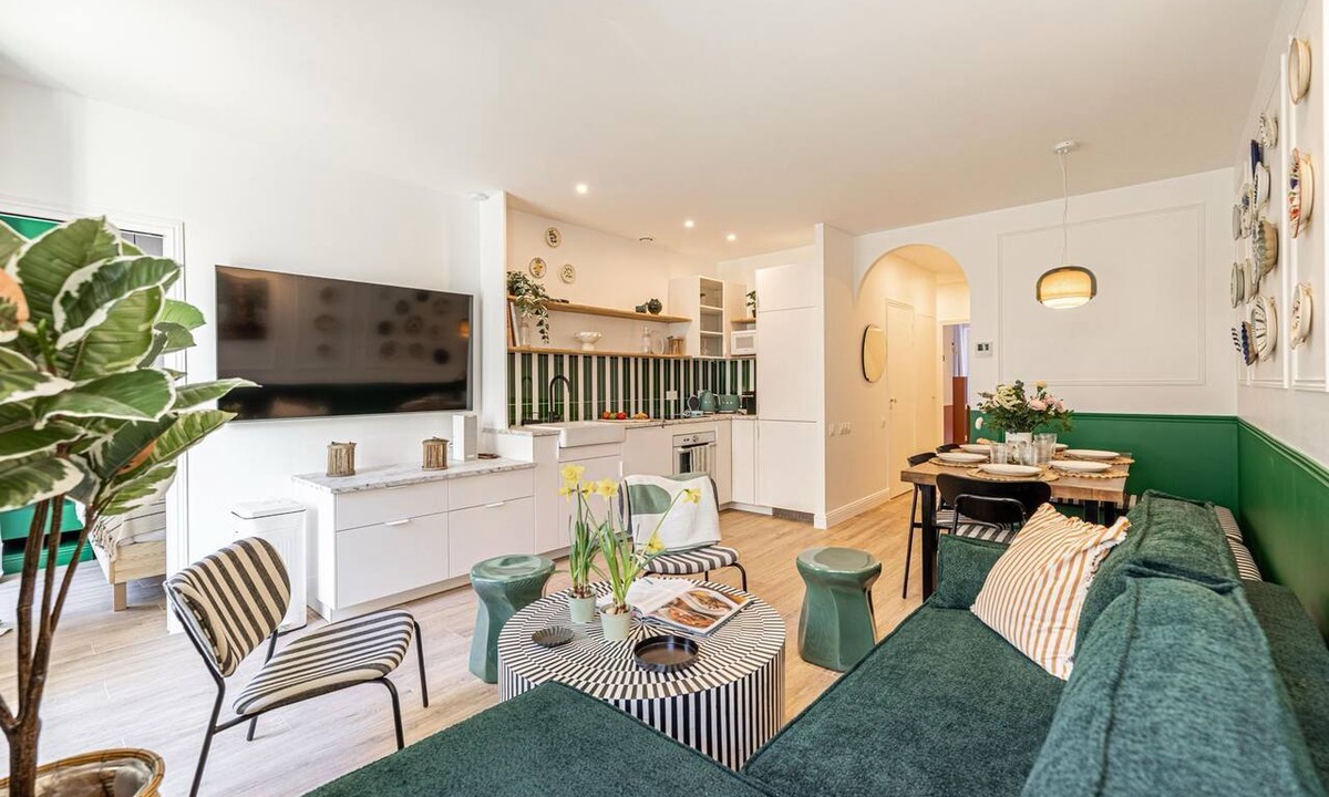 Jean-Medecin Apartment | NEW! Spacious 4BR-3BTH, heart of Nice, AC, elevator
