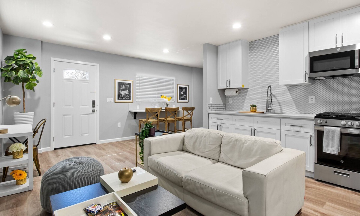 Sacramento Apartment | New Studio - Walk to Golden 1/Old Sac/DOCO