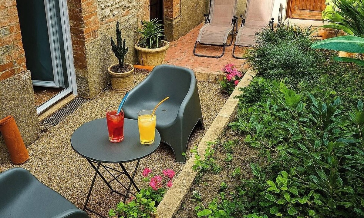 Marengo - Jolimont Apartment | New T2 30 m2 air-conditioned, private garden terrace, 10 mn from train station and town center.