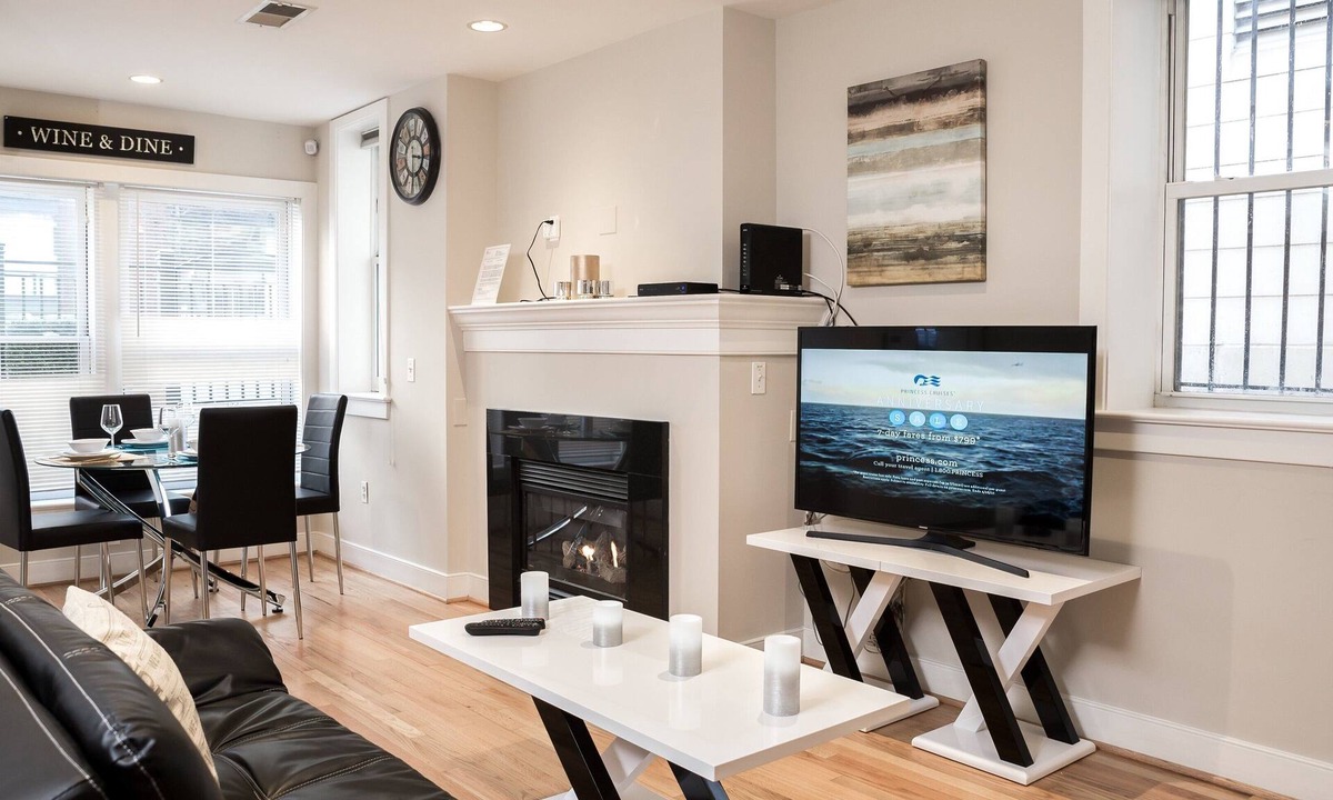 Logan Circle Apartment | NEW! Thomas Circle 2BR Furnished Condo