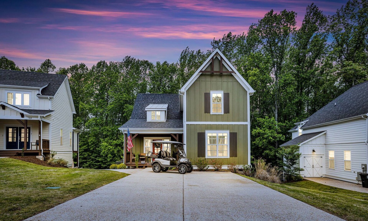 Tullahoma House | New Tims Ford Lake House w/Golf Cart, 4 bedrooms, arcade and games!