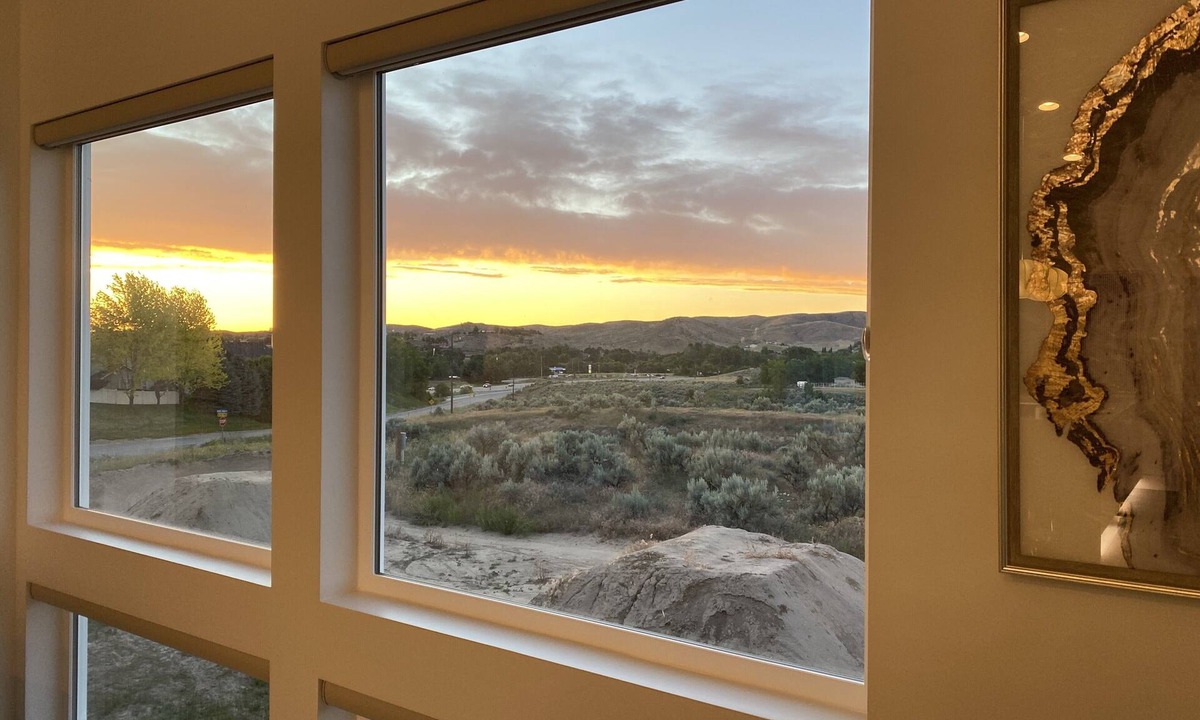 Garden City House | New townhome near the Eagle BikePark. Central to downtown Boise, Eagle, Meridian