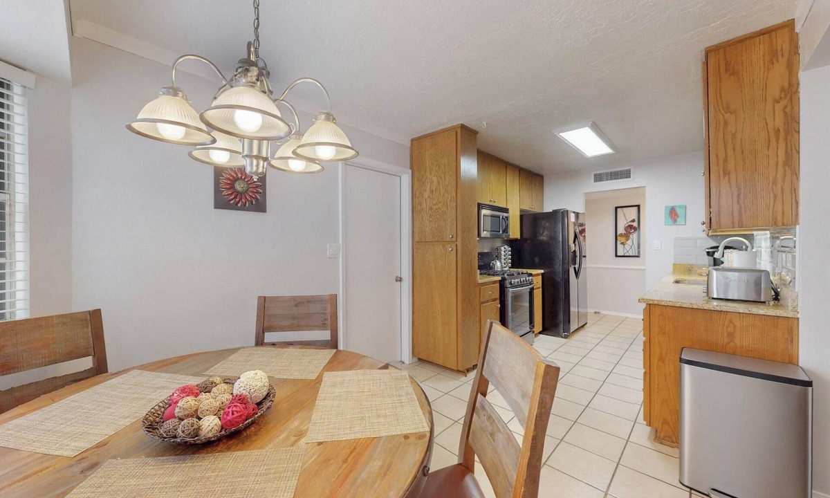 Northeast Heights House | NEW Updated, Private 3/2 Home(King)Near Balloon Fiesta Park, Quiet Neighborhood!