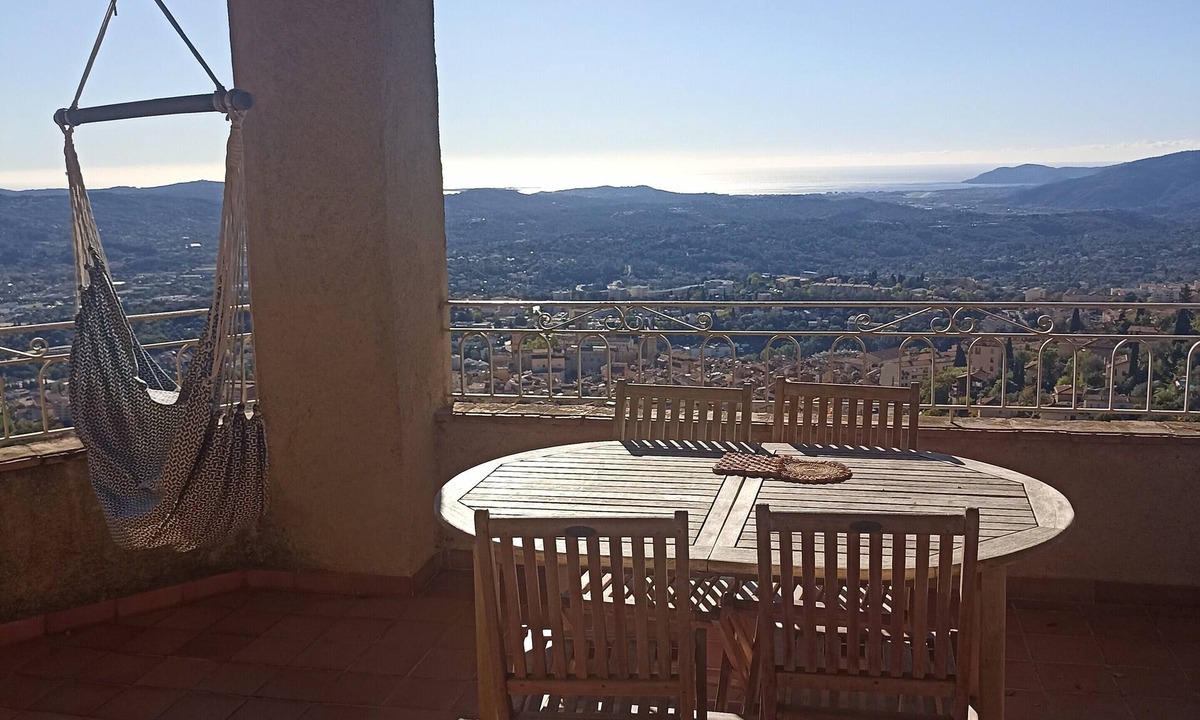 Grasse Villa | NEW. Villa on wooded plot with sea view on the heights of Grasse
