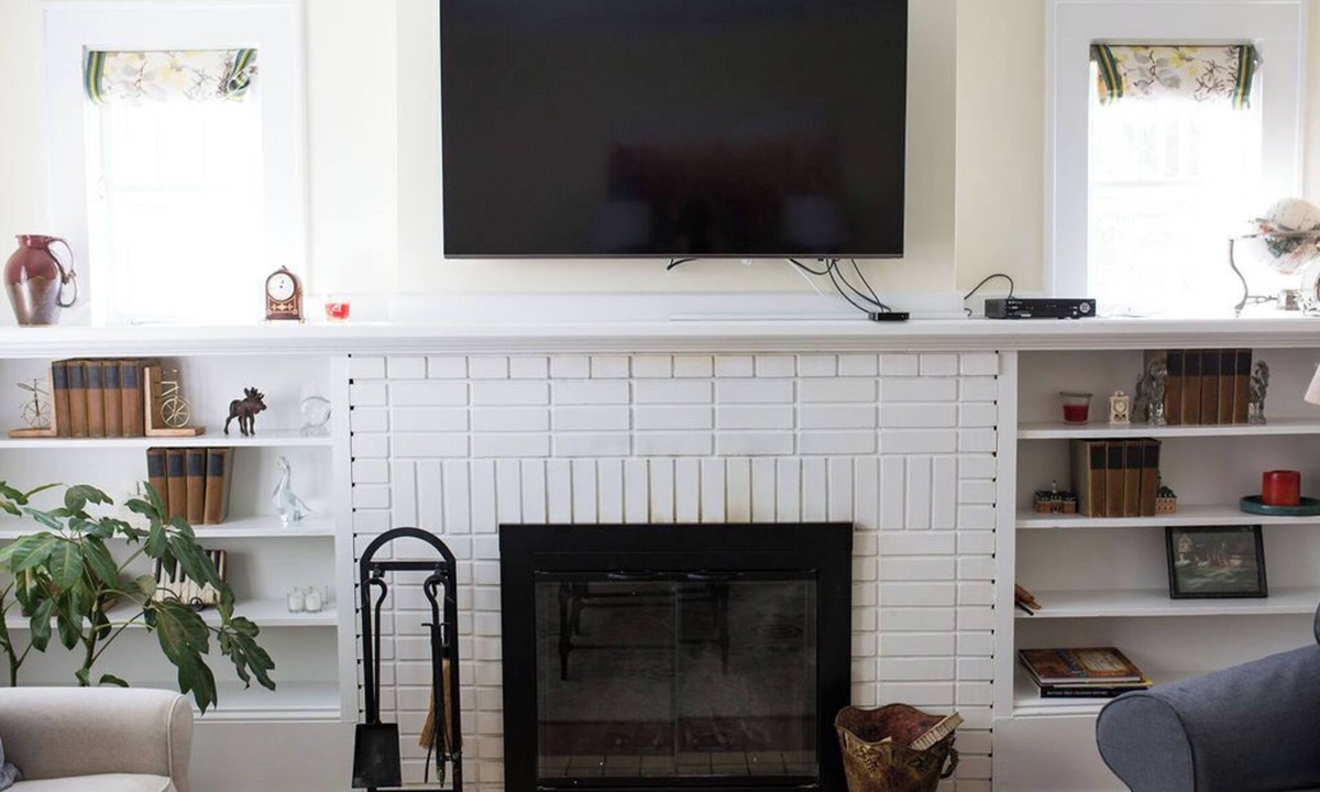 Gainesville House | New! Walk to Square ~ Hideaway in the Middle of Town ~ Summer Savings ~ Sleeps 4