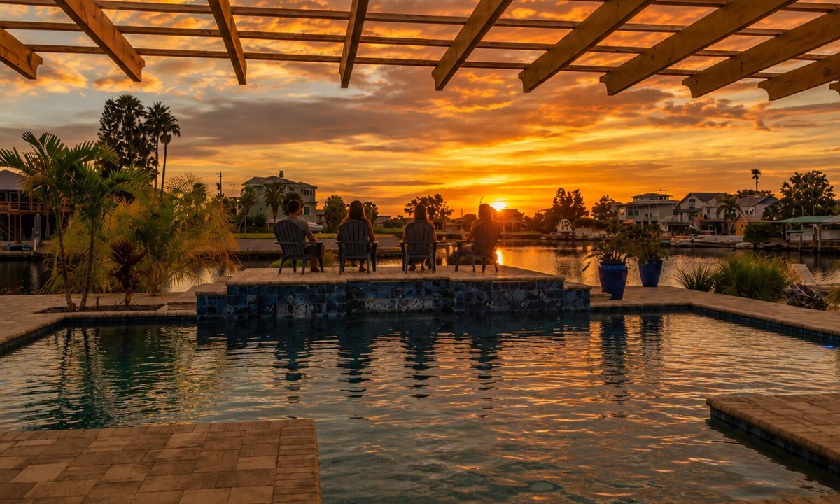 Spring Hill House | NEW/Waterfront/Pool/Outdoor kitchen/Dock&BoatRamp