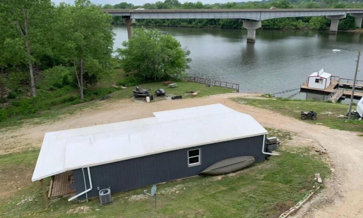 Warsaw House | New Waterfront Private Cabin on Lake of the Ozarks w/private boat ramp and dock