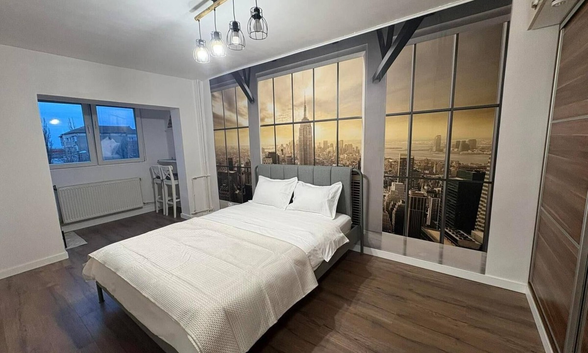 Oradea Apartment | New York-style Studio, Free Private Parking, Central Oradea