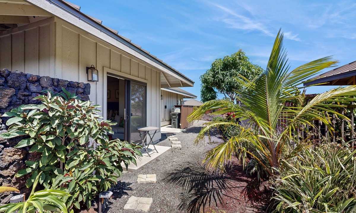 Kamuela Villa | Newer-built studio with WiFi, TV, & walk-in shower - Triathlon Retreat