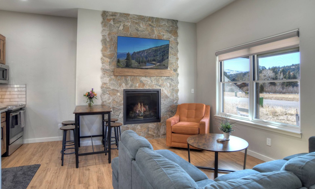 South Fork House | Newly Built Duplex | A/C | Peekaboo River Views | Cozy Interior