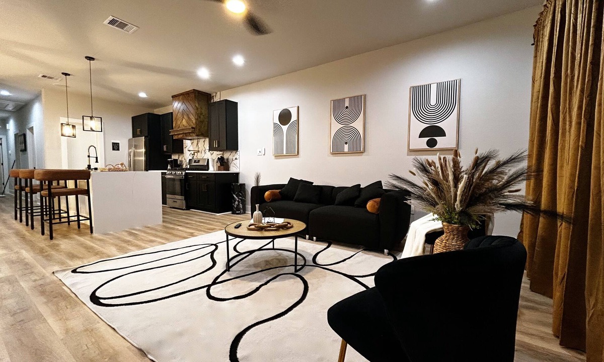 Northside House | Newly Built, Modern Chic 3-bedroom house with AC, WiFi Centrally In Houston