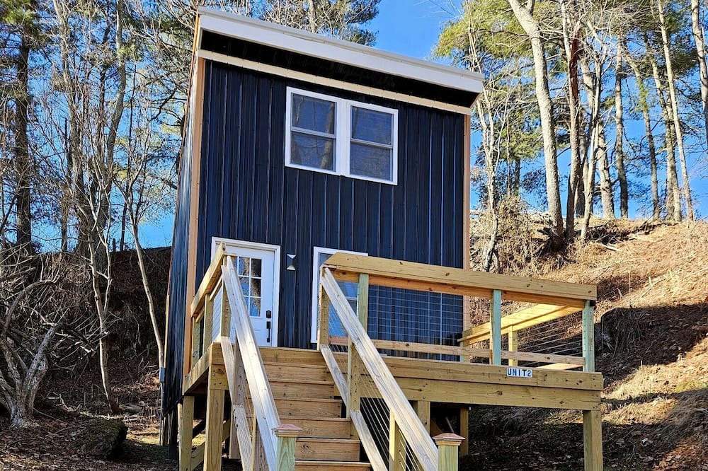 Draper Cottage | Newly Built Modern Cottage with New England Charm, near the Draper Mountain Trail System