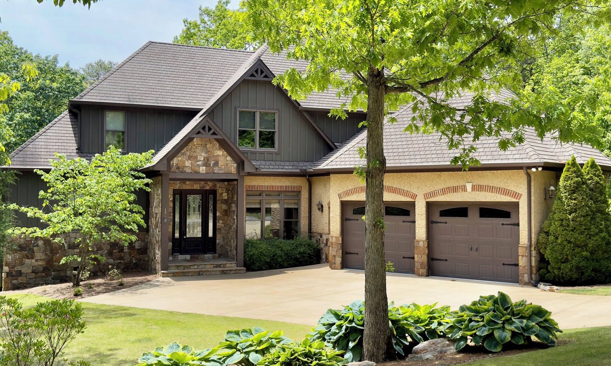 Rising Fawn House | Newly designed rustic 4B McLemore, Lookout Mtn! fire pit, tennis & pickleball