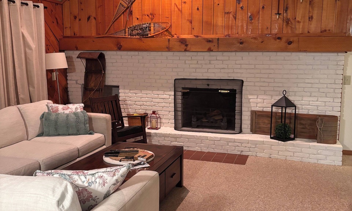 Intervale Condo | Newly Listed- Location, location, location! 4-Bedroom Condo