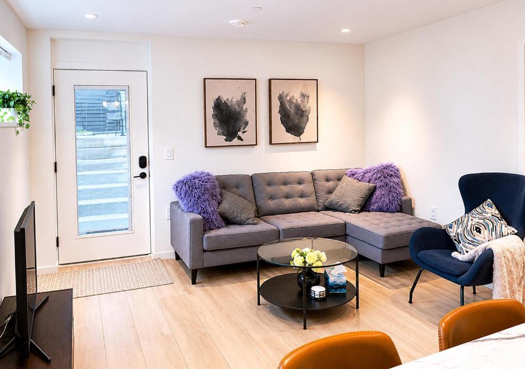 Kitsilano Apartment | Newly listed Sunny Two bedrooms in Kits