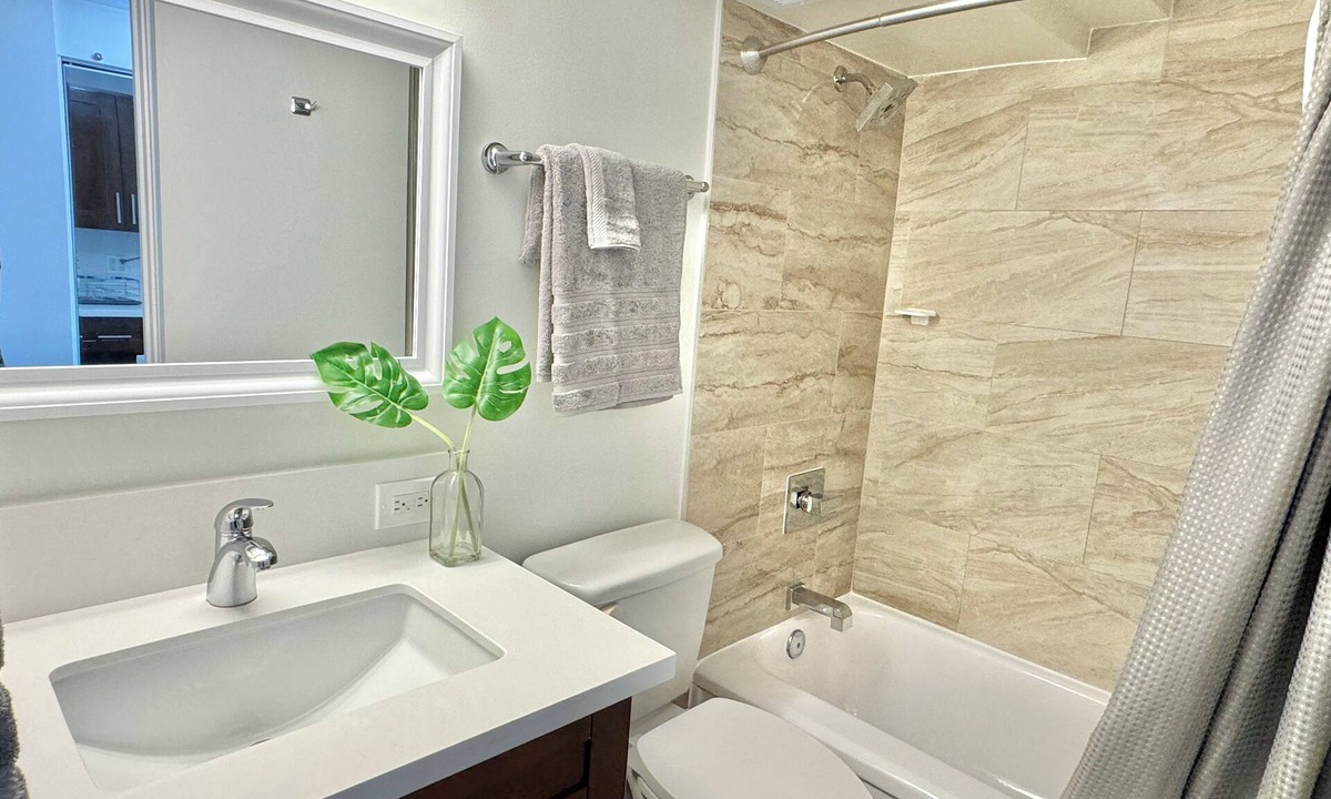 Waikiki Condo | Newly remodeled fully furnished Waikiki studio unit with views!