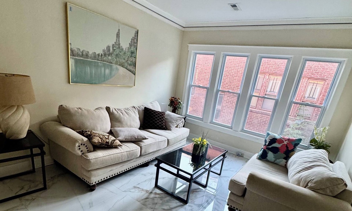 Perry North Apartment | Newly remodeled great location spacious 3-bedroom apt in Pittsburgh with AC,