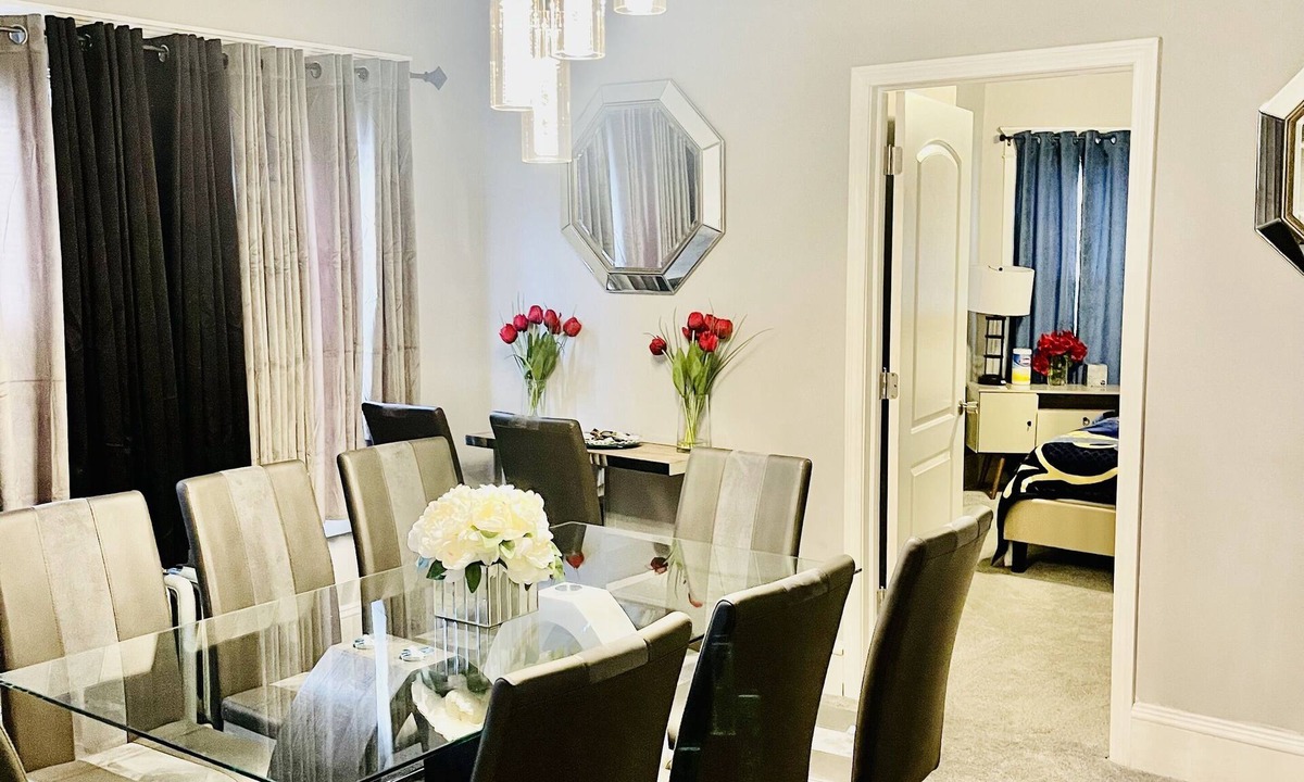 Springfield Apartment | Newly Renovated 2 floor Getaway