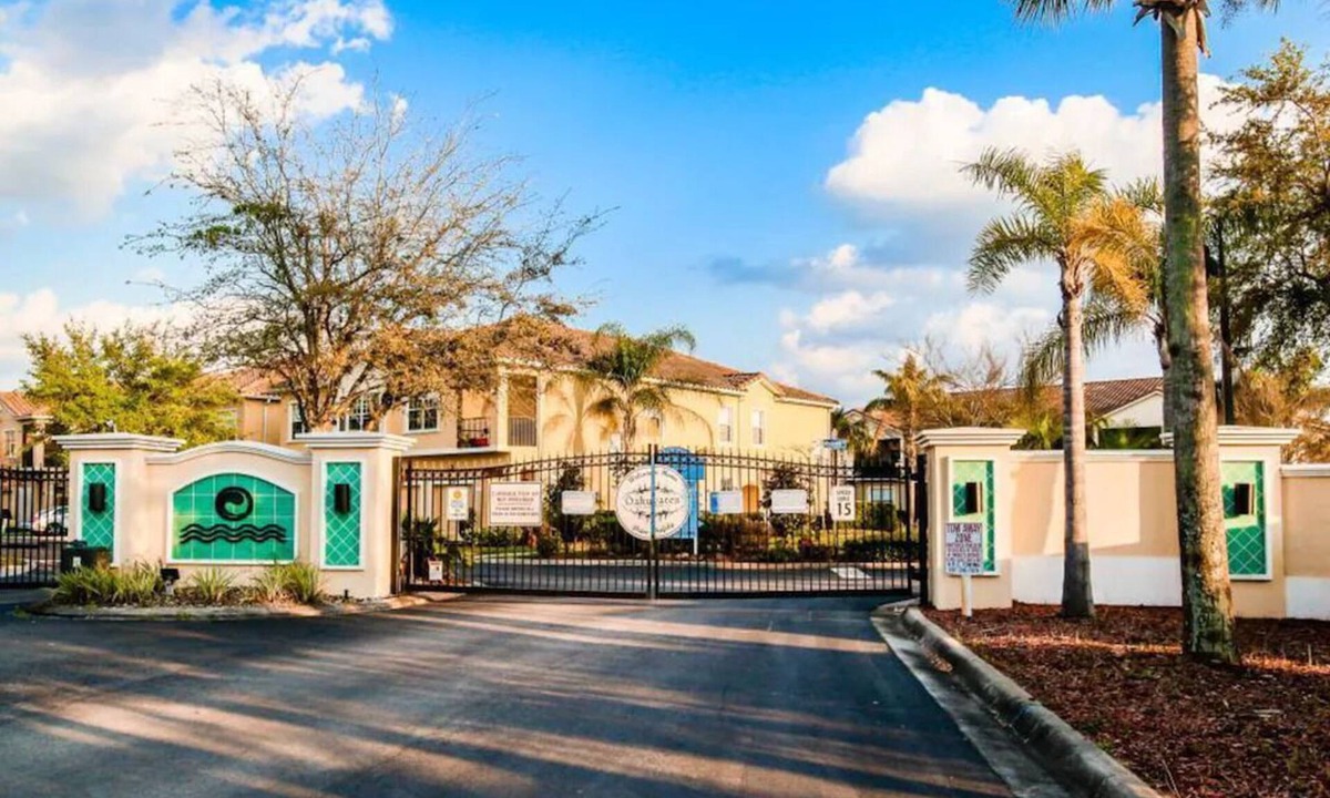 West Kissimmee Condo | Newly Renovated 3 bedroom 2 bath condo, Just outside Disney near all attractions