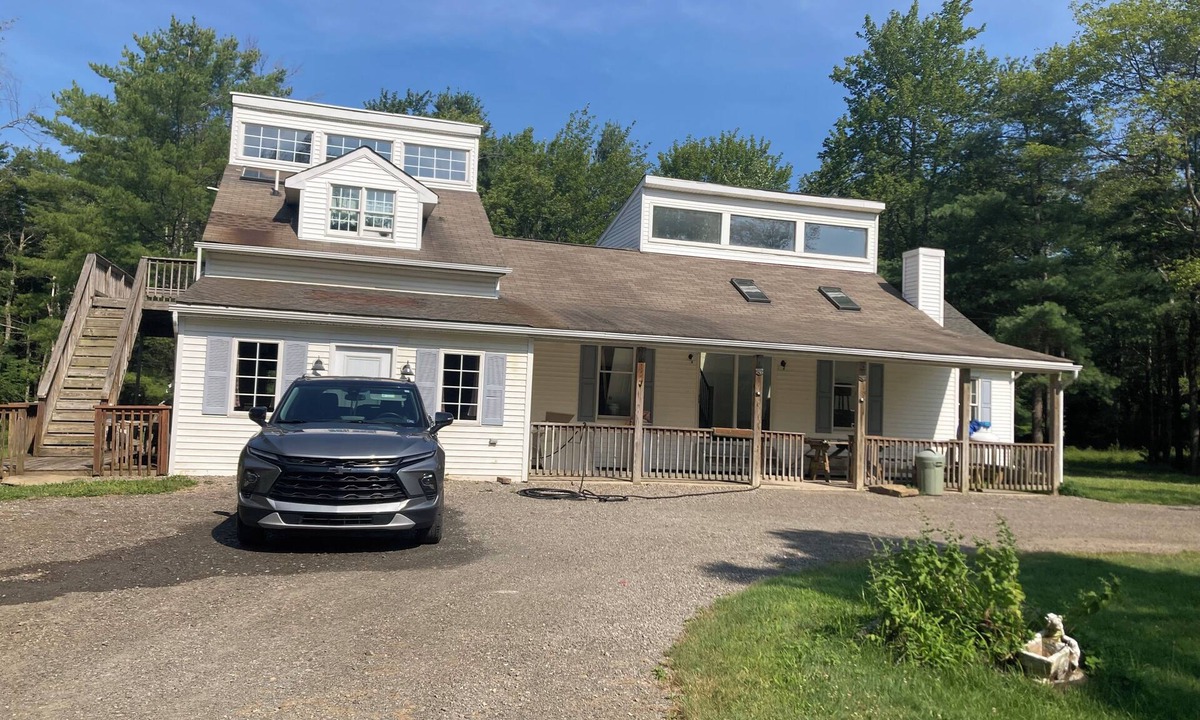 Granville Summit Apartment | Newly renovated 3-bedroom 2 bath pet friendly unit on Barclay Mountain.