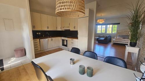 Mollebjorke Apartment | Newly renovated apartment 2026 near beaches