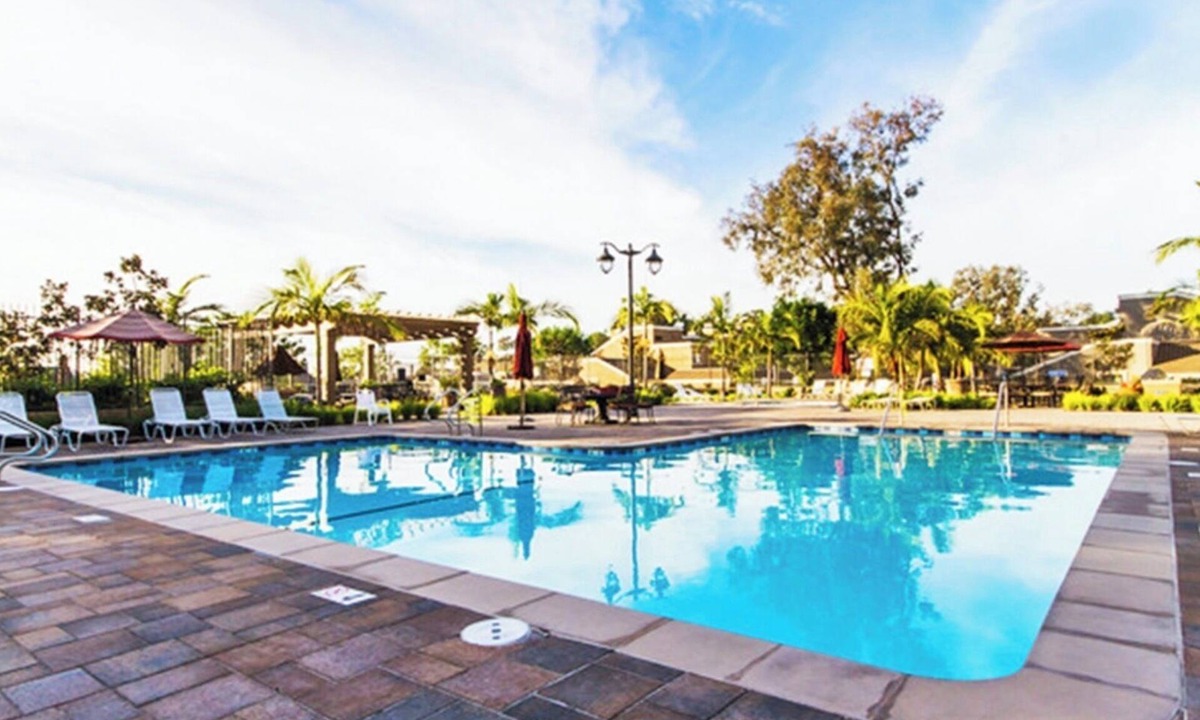 Westside Costa Mesa House | Newport Heaven: heated pool, jacuzzi, vineyard patio & fire table! Park zone.