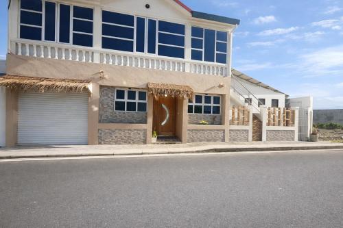 Hithadhoo House | Newsy Inn