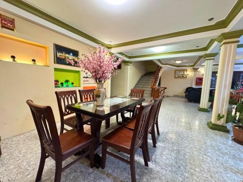 Phuong Hotel | Nhat Quynh Hotel