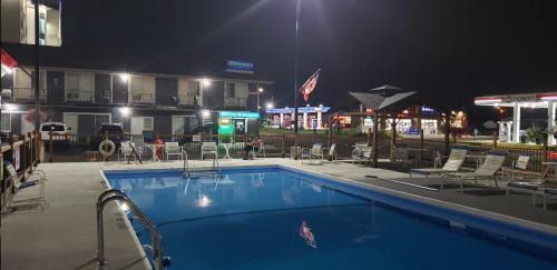 Niagara Falls Hotel | Niagara Falls Courtside Inn