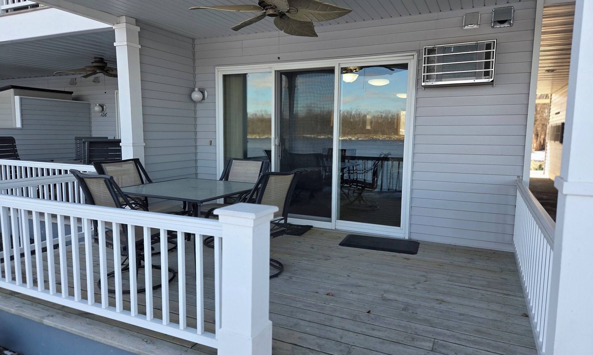 Wabasha Condo | Nice 2-bedroom waterfront condo with boat slip in charming Wabasha, MN.