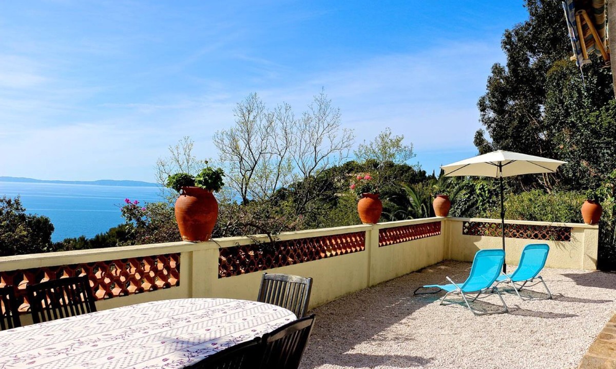 Le Rayol Apartment | Nice 3-star apartment with sea view French Riviera