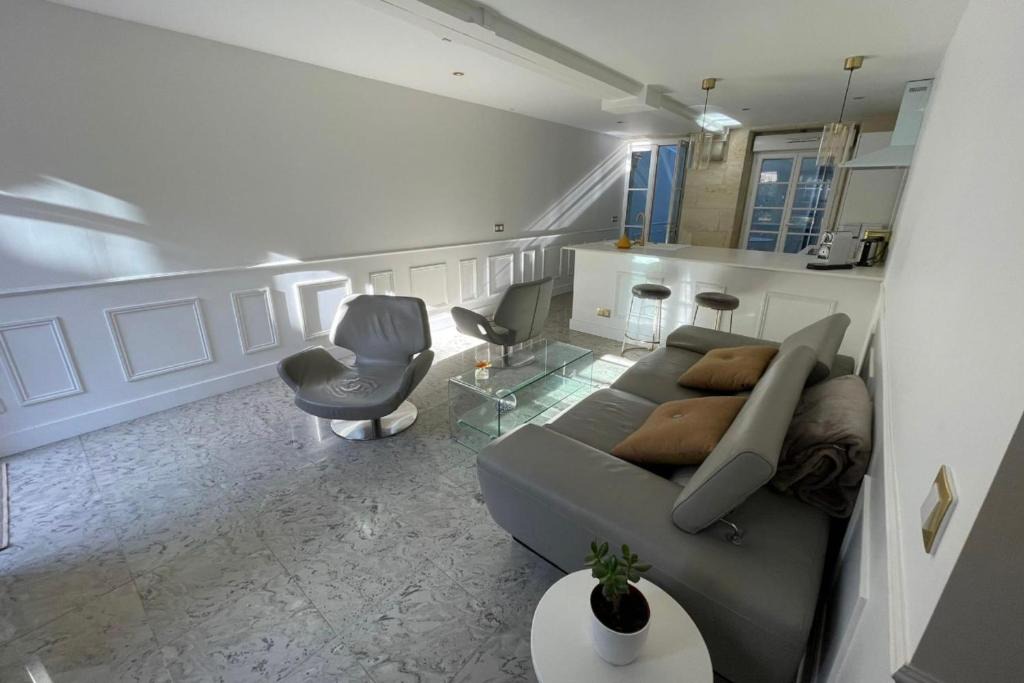 Grand Parc-Paul Doumer Apartment | Nice 70m with nice yard and patio in Bordeaux
