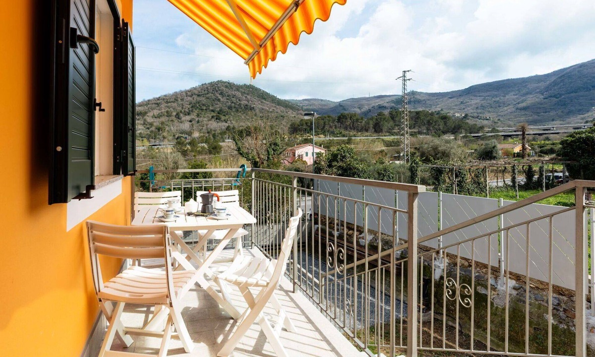 Villanova d'Albenga Apartment | Nice apartment for 4 people with A/C, WIFI, TV, balcony and panoramic view