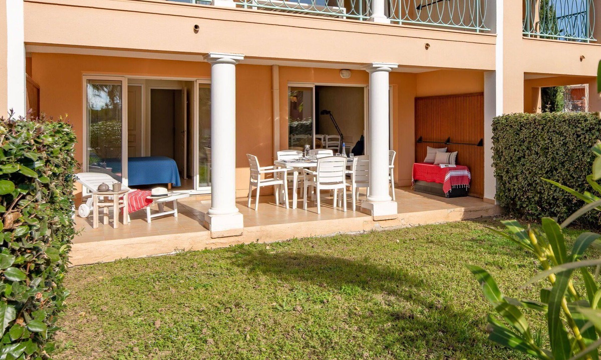 Les Issambres Apartment | Nice apartment for 6 people with pool, WIFI, A/C, TV and terrace