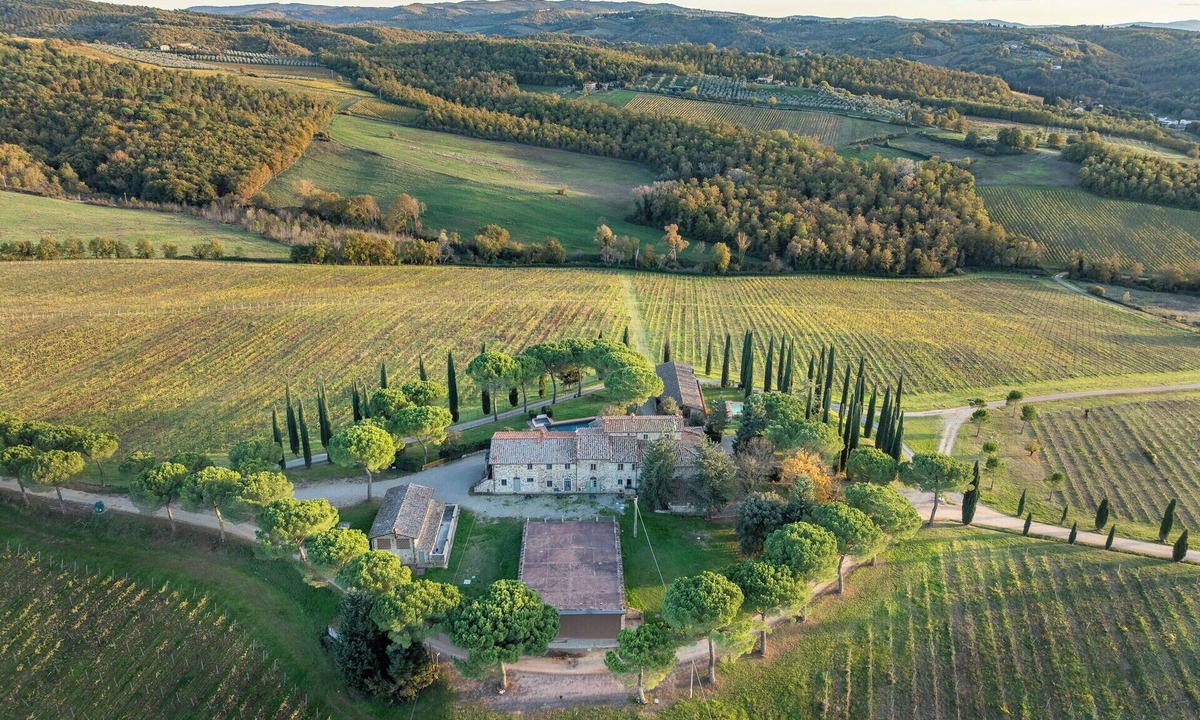 Tavarnelle Val di Pesa Villa | Nice apartment in villa for 2 people with pool, WIFI and TV, close to Greve In Chianti