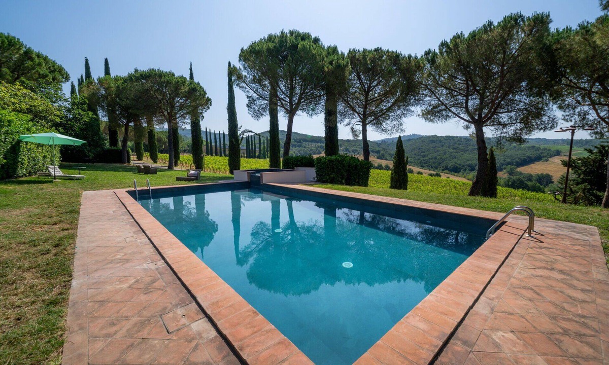 Tavarnelle Val di Pesa Villa | Nice apartment in villa with WIFI, pool, TV and panoramic view, close to Greve In Chianti