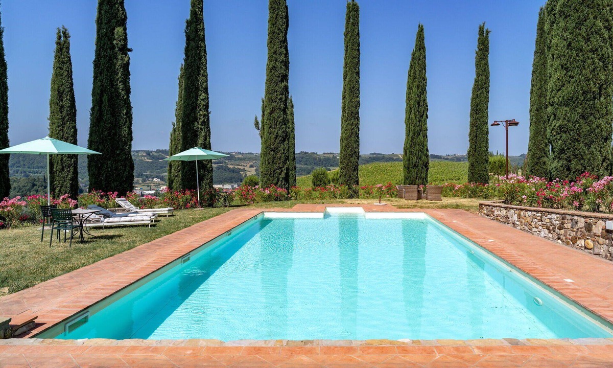 Tavarnelle Val di Pesa Villa | Nice apartment in villa for 2 people with WIFI, pool and TV, close to Greve In Chianti