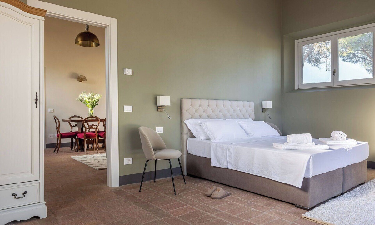 San Pietro in Bossolo Villa | Nice apartment in villa for 6 people with WIFI, pool and TV, close to Greve In Chianti
