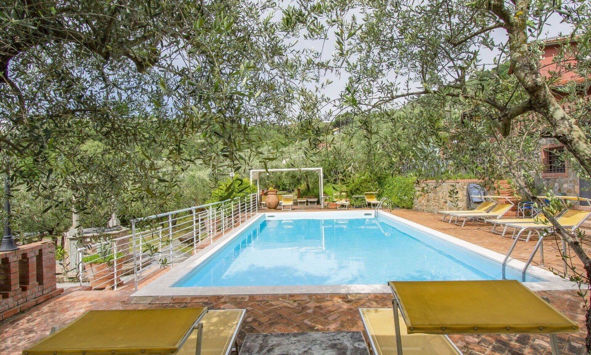 Pieve a Nievole Apartment | Nice apartment for 2 guests with hot tub, A/C, WIFI, pool, TV, patio and pets allowed