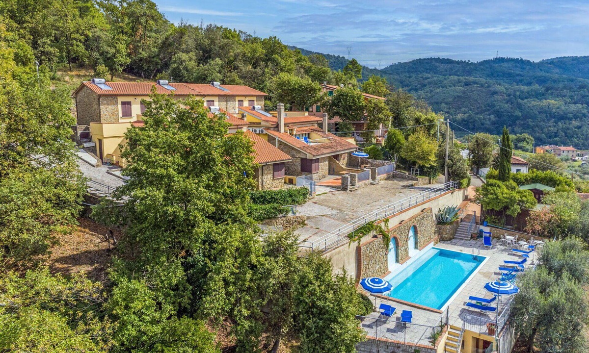 San Baronto Apartment | Nice apartment for 4 people with WIFI, pool, balcony, pets allowed and panoramic view
