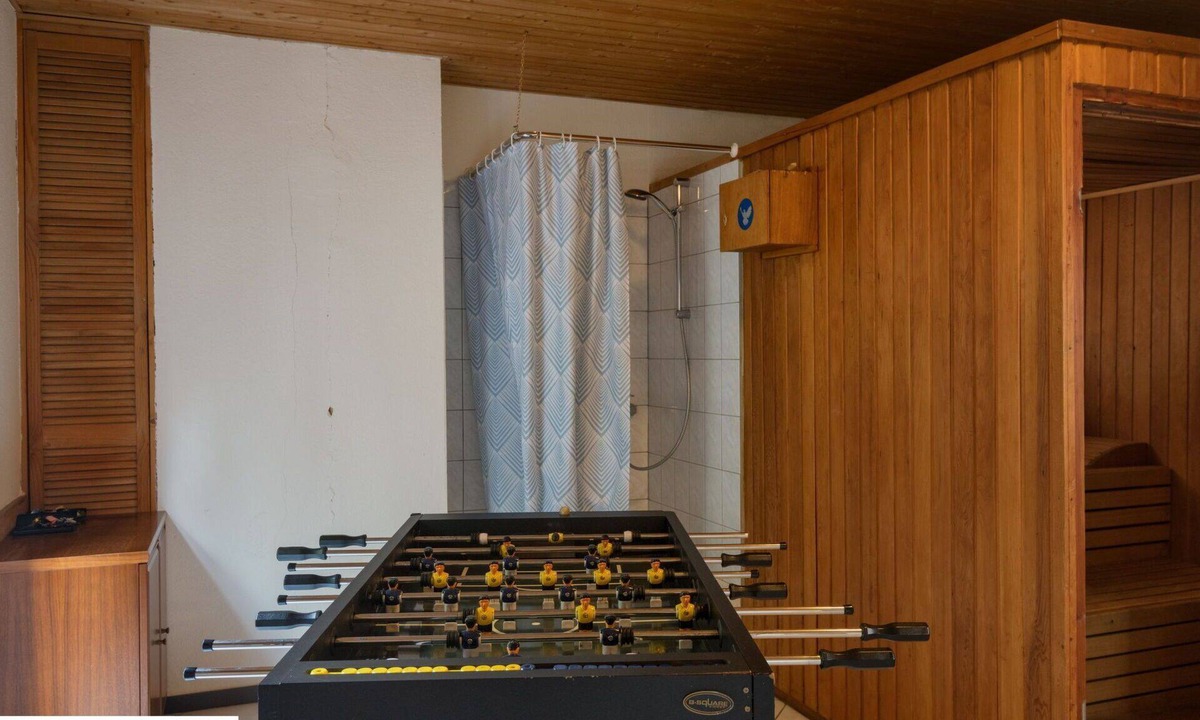 Immerath Apartment | Nice apartment for 12 guests with WIFI, TV, balcony and pets allowed