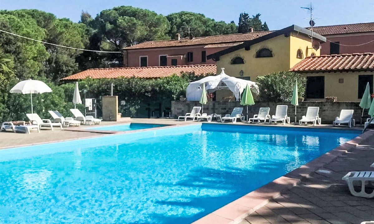 Cecina Apartment | Nice apartment for 3 guests with A/C, pool, WIFI, TV and pets allowed
