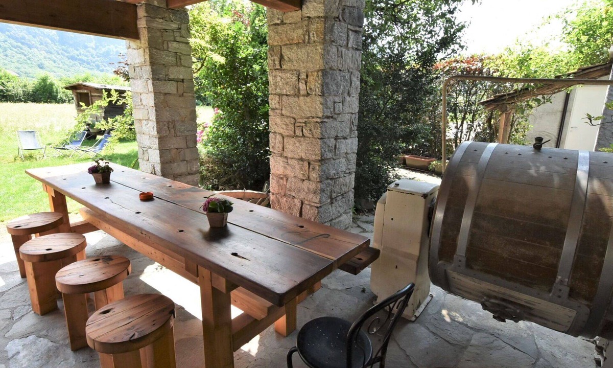 Valtellina Apartment | Nice apartment for 3 guests with WIFI, TV, patio and pets allowed
