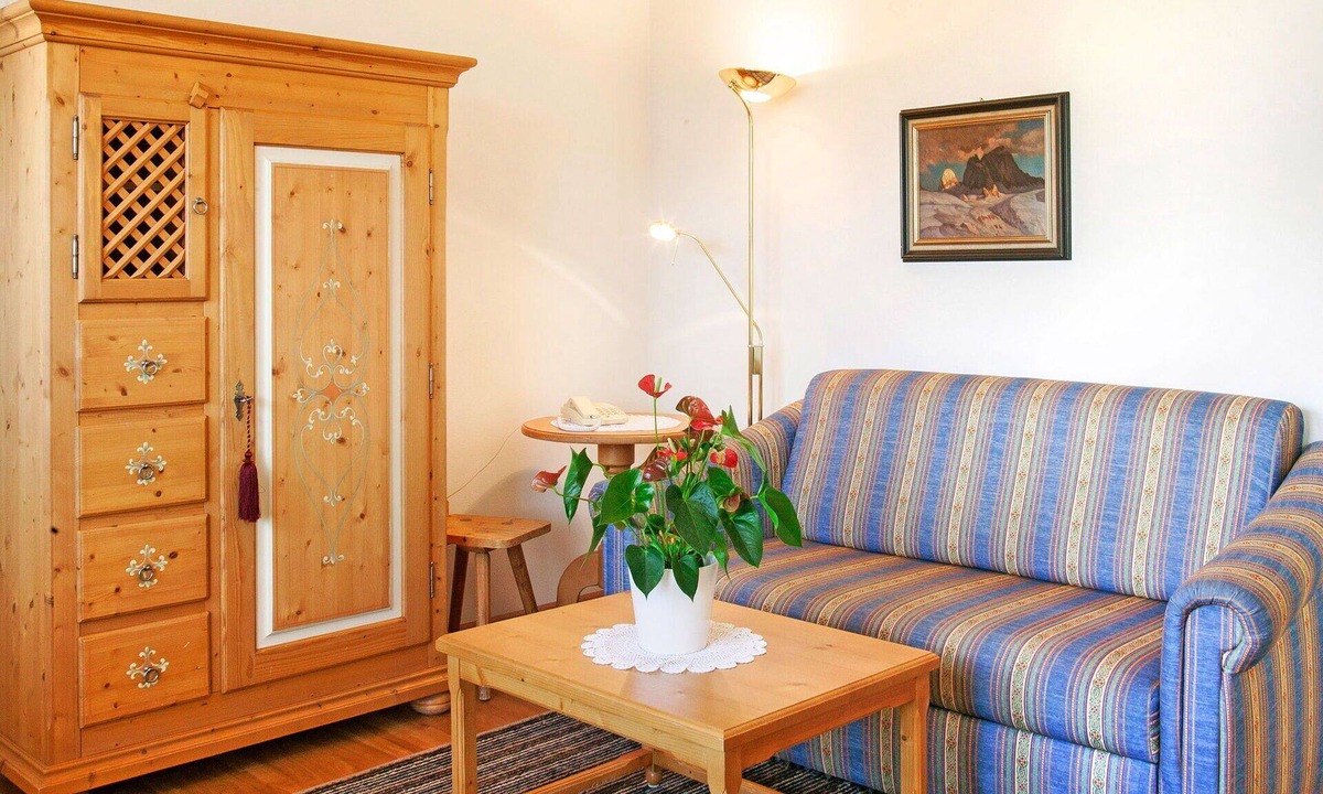 Postal Apartment | Nice apartment for 3 guests with pool, WIFI, hot tub, A/C, TV, balcony and pets allowed