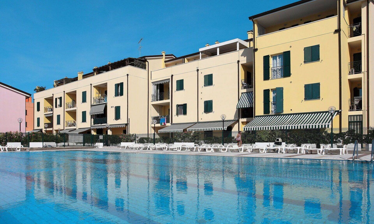 Old Town Apartment | Nice apartment for 4 guests with WIFI, pool, A/C, TV and terrace