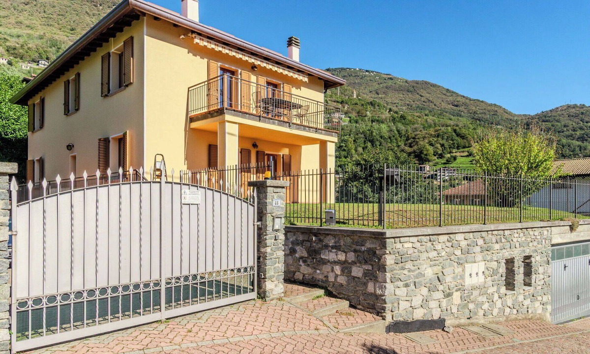 Aurogna Apartment | Nice apartment for 4 people with A/C, WIFI, TV and patio