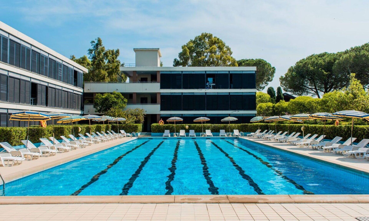 Marina di Bibbona Apartment | Nice apartment for 4 people with pool, WIFI, A/C, TV and patio